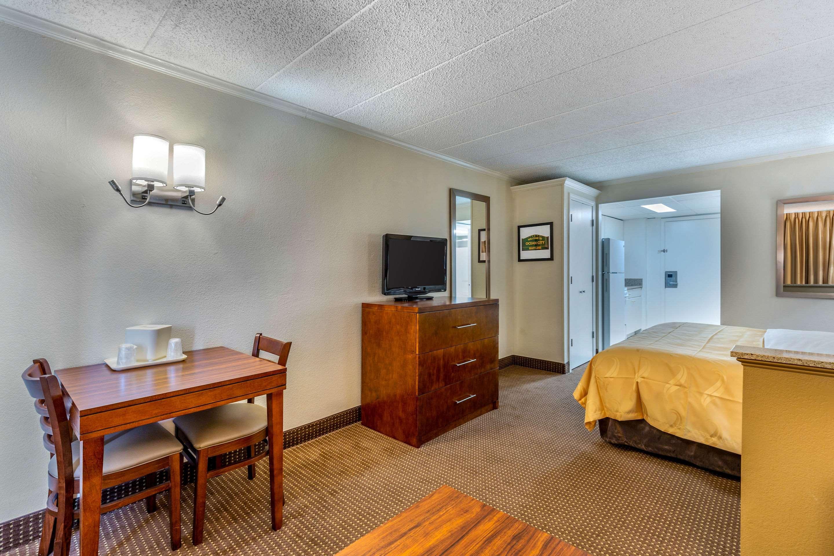 Quality Inn & Suites Oceanblock Ocean City Extérieur photo