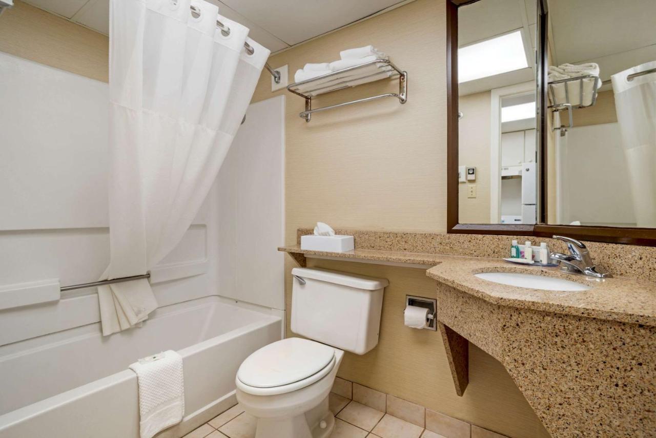 Quality Inn & Suites Oceanblock Ocean City Extérieur photo