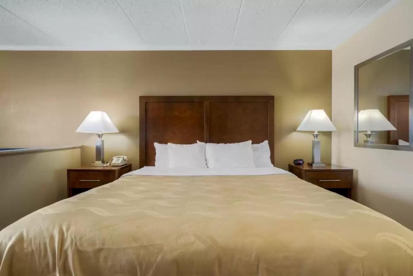 Quality Inn & Suites Oceanblock Ocean City Extérieur photo