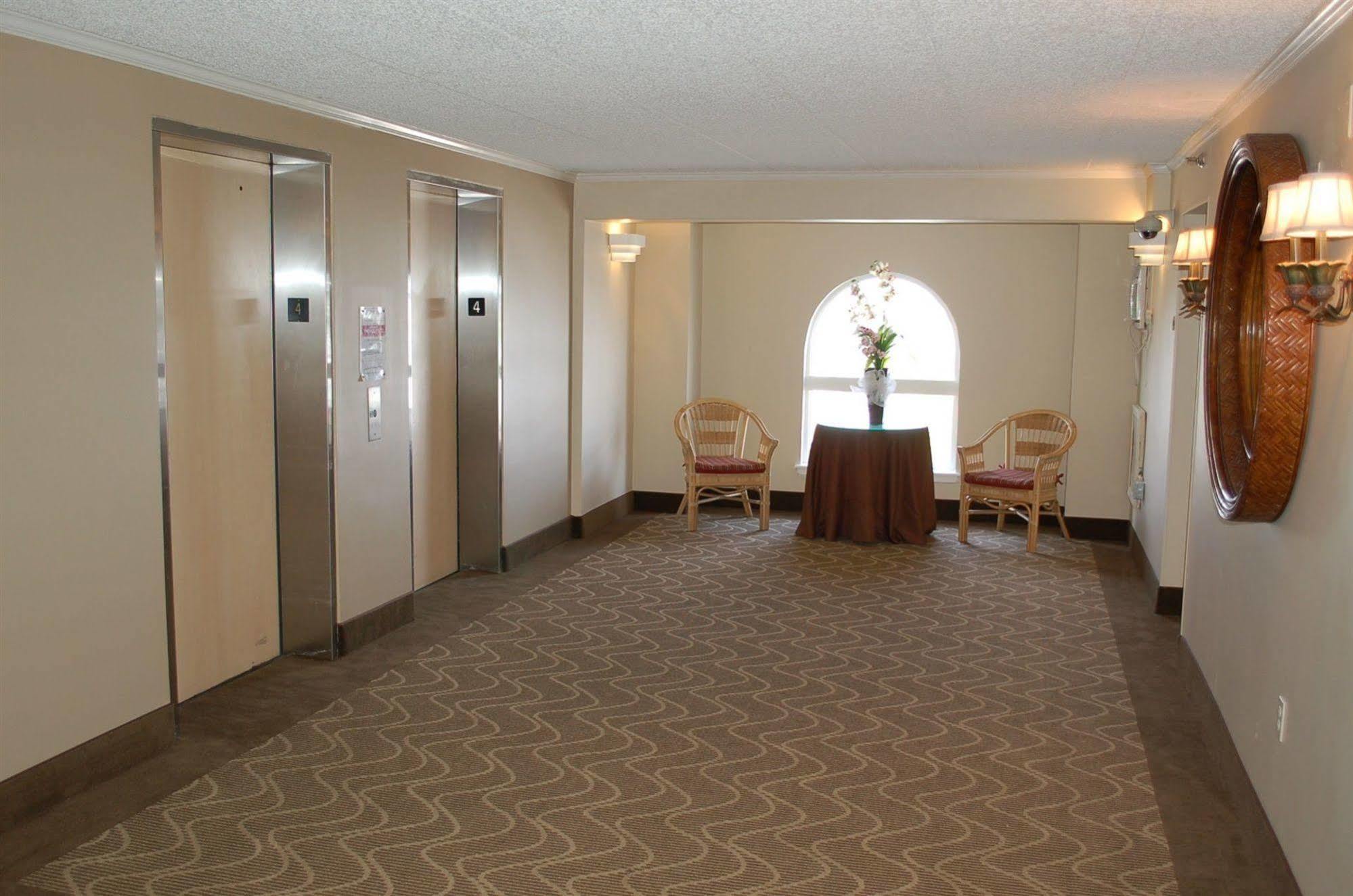 Quality Inn & Suites Oceanblock Ocean City Extérieur photo